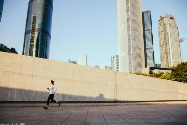 中考体育跳远培训如何突破瓶颈？(图1)
